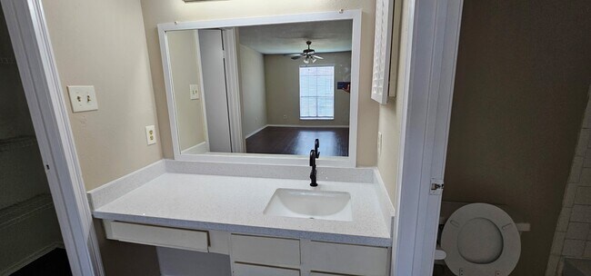 Building Photo - 12500 Sandpiper Dr