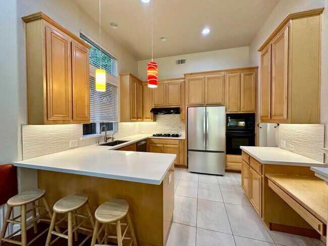 Building Photo - 3980 Avignon Ln