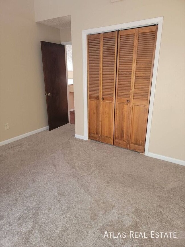 Building Photo - 408 Columbia Rd