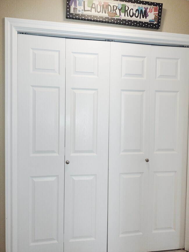 Building Photo - 2637 Symphony Park Dr