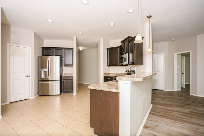 Building Photo - 3013 Melrose Dr