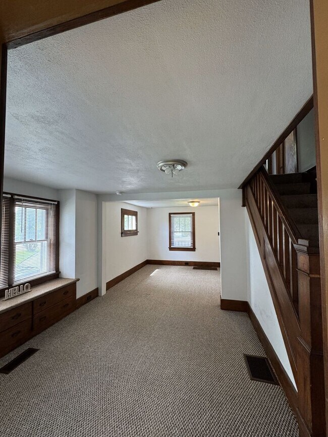 Building Photo - Thompsons Manor MHC