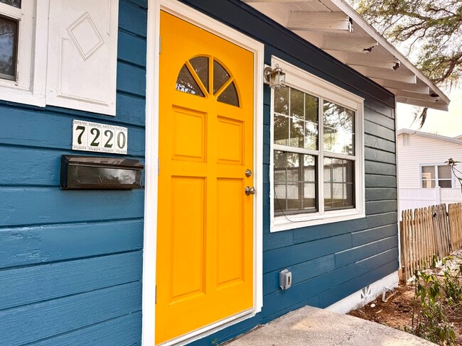 Building Photo - 7220 1st Ave N