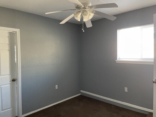 Building Photo - 8137 Staghorn Dr