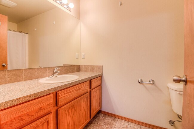 Building Photo - 1007 S 91st Ave