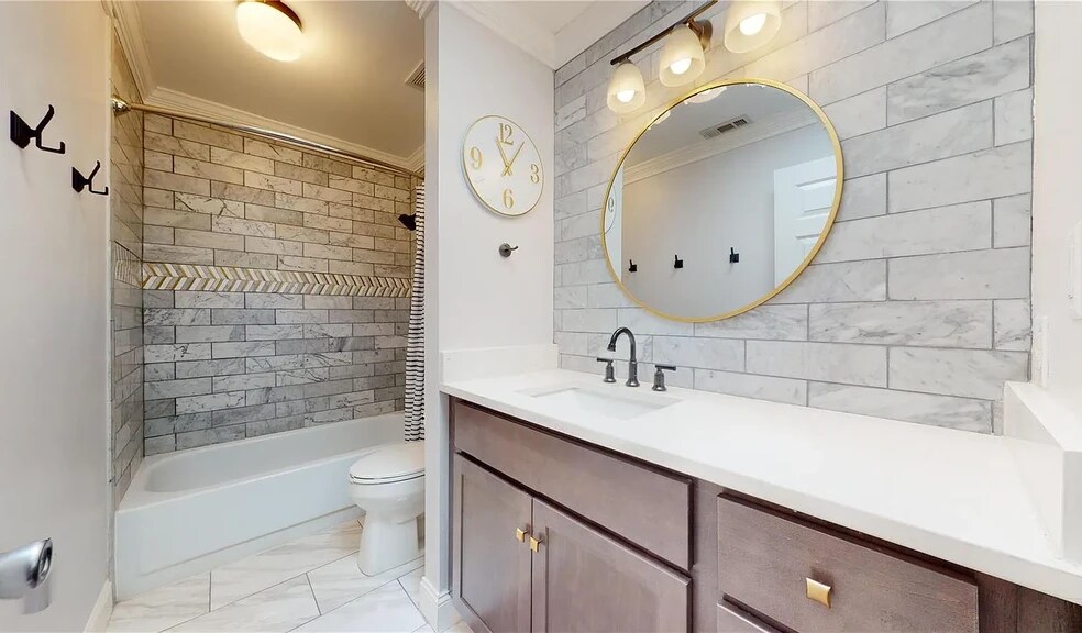 Building Photo - 2310 Rutger St