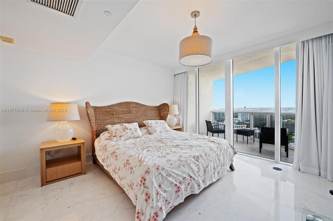 Building Photo - 17201 Collins Ave