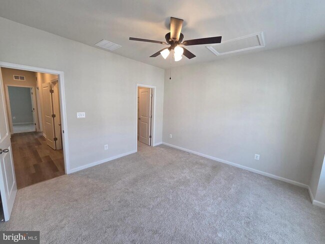 Building Photo - 2558 Hopton Ln