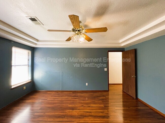 Building Photo - 5804 Republic Dr