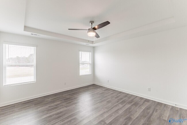 Building Photo - 7502 Discovery Pt Dr NW