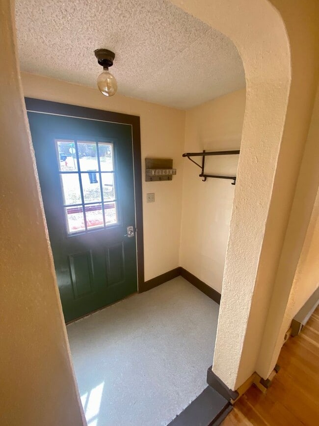 Building Photo - Whitefish River unfurnished 2 bedroom home!