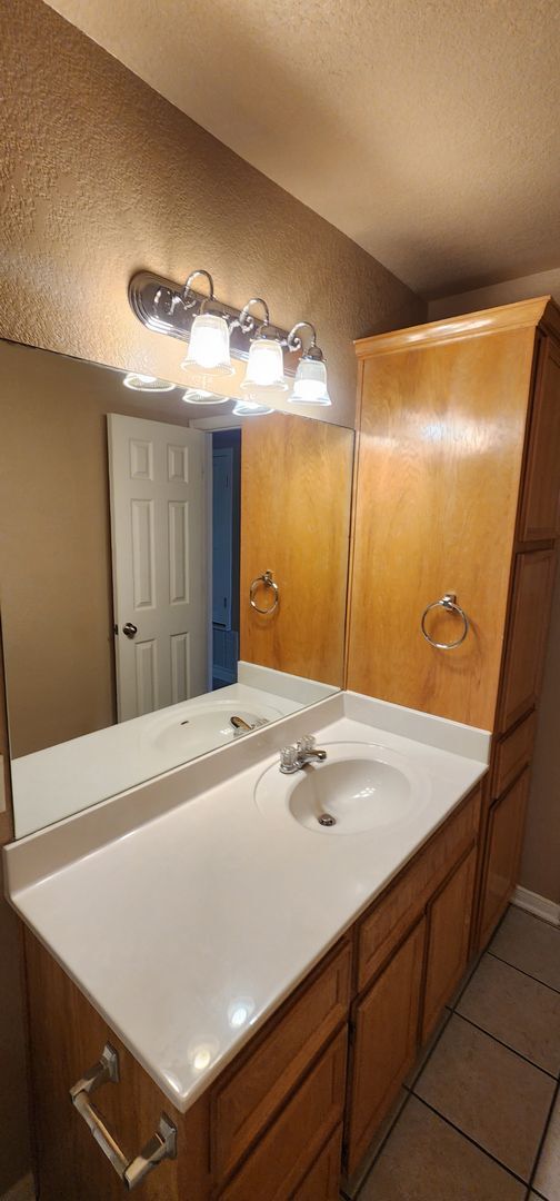 Building Photo - 3 Bedroom / 2 Bath Duplex – Clear Creek Area – Killeen, TX