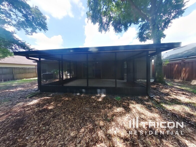 Building Photo - 3870 Chapelgate Rd