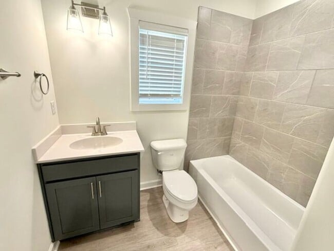 Building Photo - Now Leasing a Brand New 4-Bedroom 3.5 Townhome in Olive Branch-Minutes from Methodist Hospital