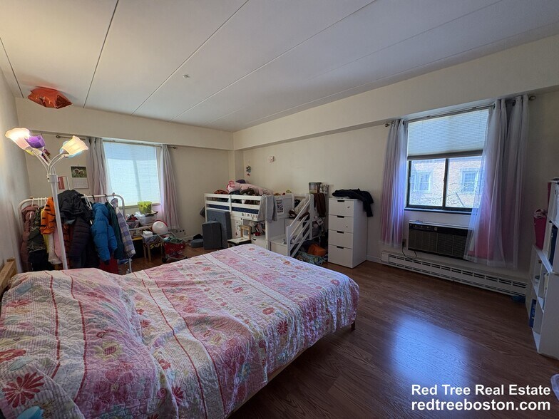 Building Photo - 125 Pleasant St