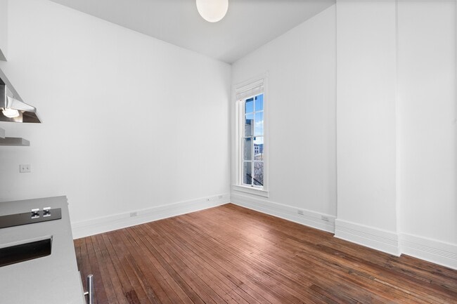 Building Photo - 135 E Commerce St