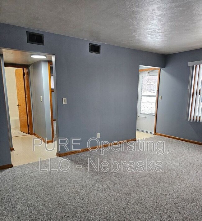 Building Photo - 2205 Lindyview Rd