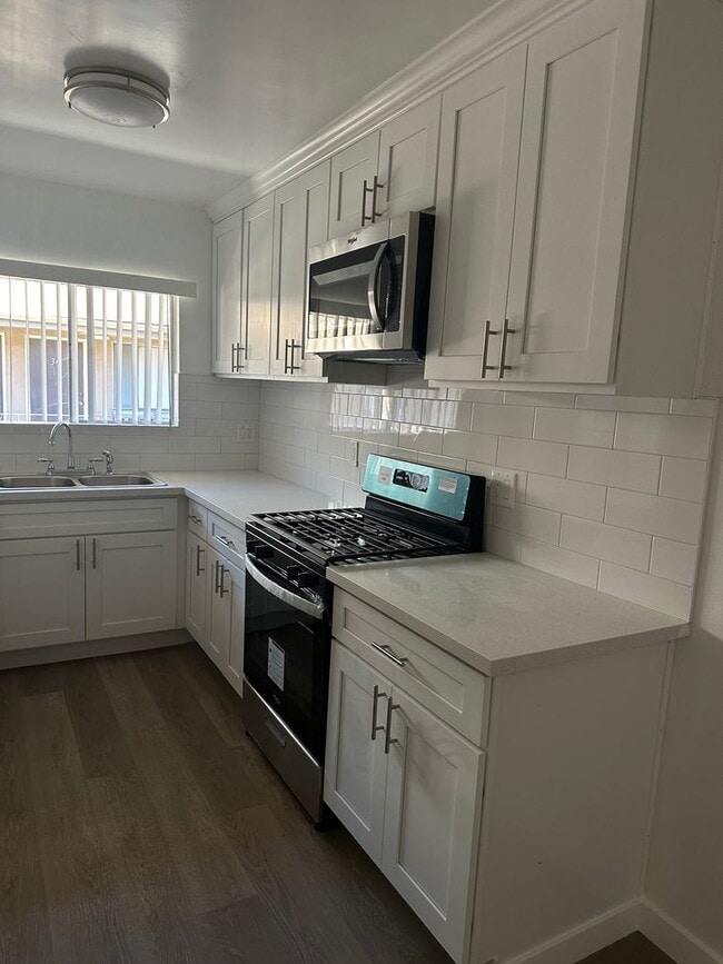 Interior Photo - 9215 Sepulveda Apartments