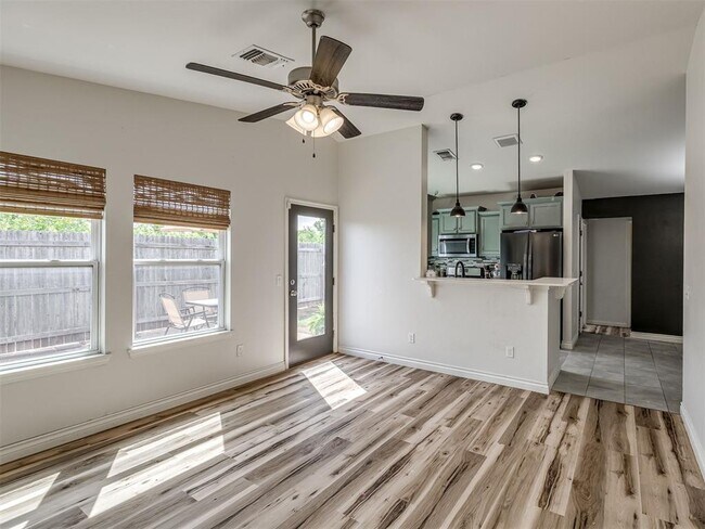 Building Photo - 15120 Nightshade Dr