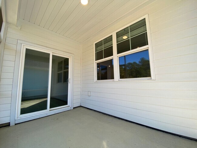 Building Photo - Brand new construction home in the desirable Brunswick Forest subdivision