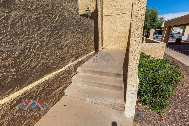 Building Photo - 2165 E University Dr