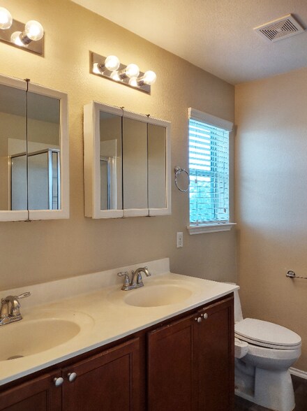 Building Photo - 11525 Murron Dr