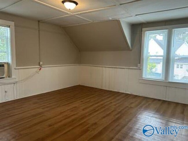 Building Photo - 3415 Alpine St SW