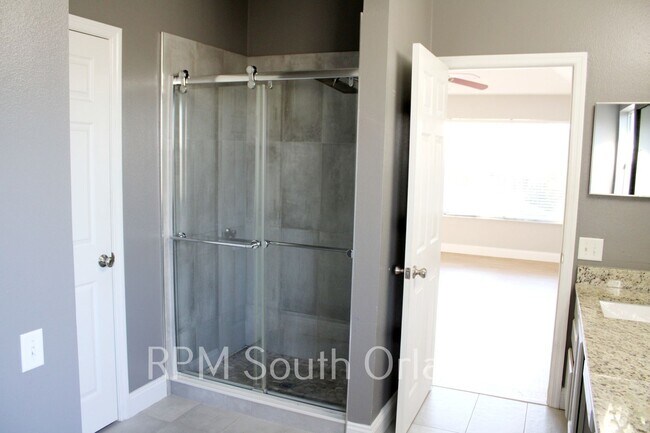 Building Photo - Kissimmee Pool home 4 bed 2.5 bath