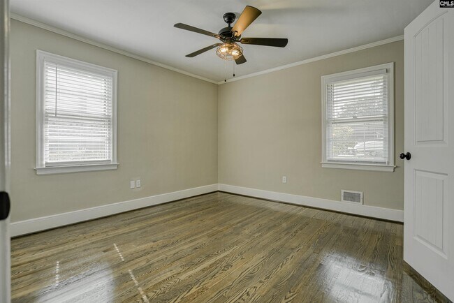 Building Photo - 700 Jansen Ave