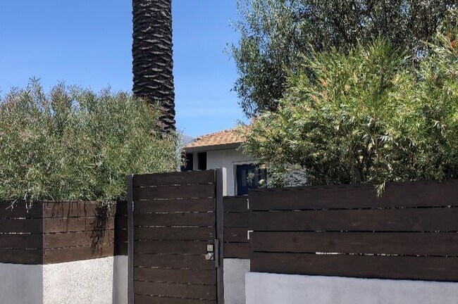 Primary Photo - 1202 Morningside Way