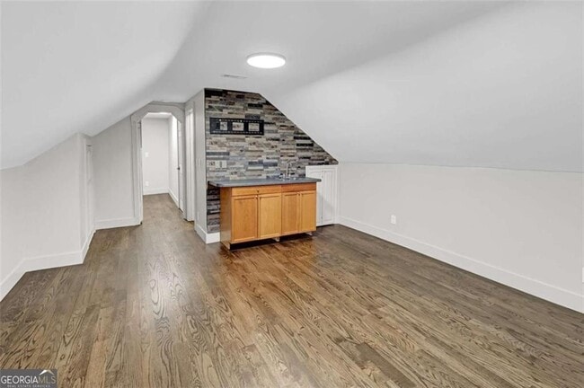 Building Photo - 1887 Shalimar Dr NE