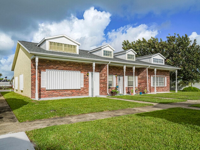 Primary Photo - 8520 U.S. Rte 1