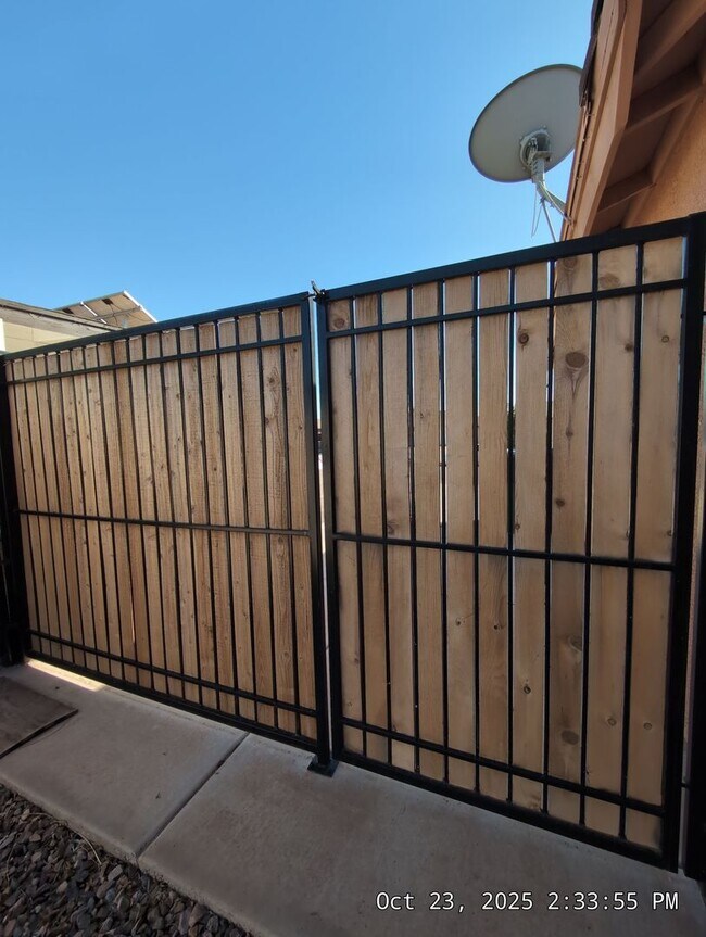 Building Photo - Welcome to your new cozy, immaculate and s...