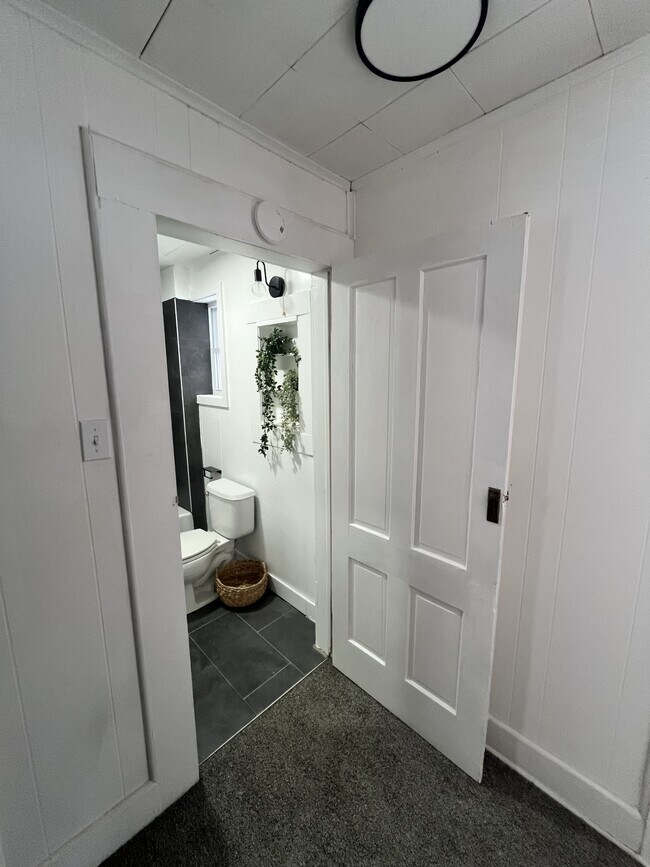 Building Photo - 190 Davenport St