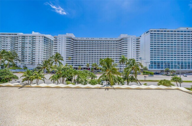 Building Photo - 5600 Collins Ave