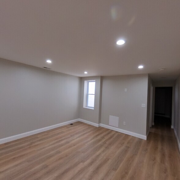 Living Room - 4646 York Rd