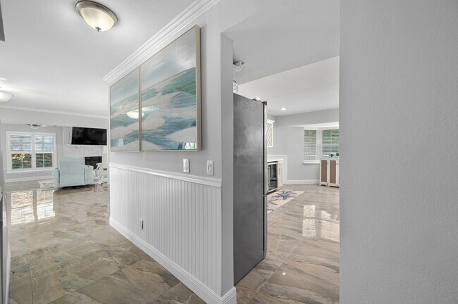 Building Photo - 121 Queen Eugenia Ct