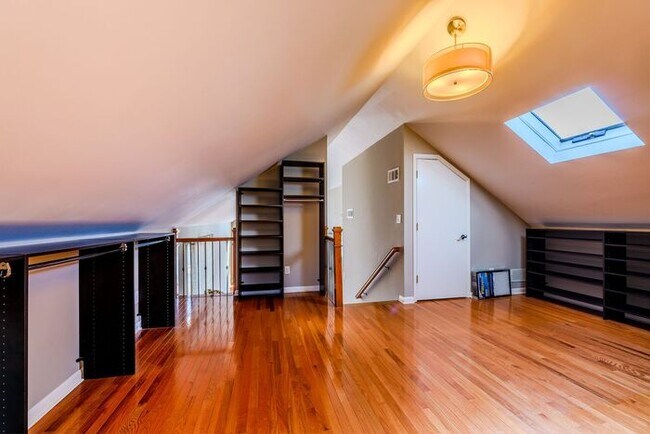 Building Photo - 4518 Club House Dr