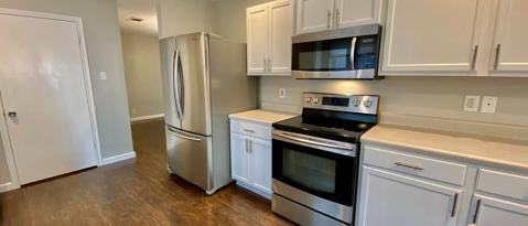 Building Photo - 1801 Apache Trail