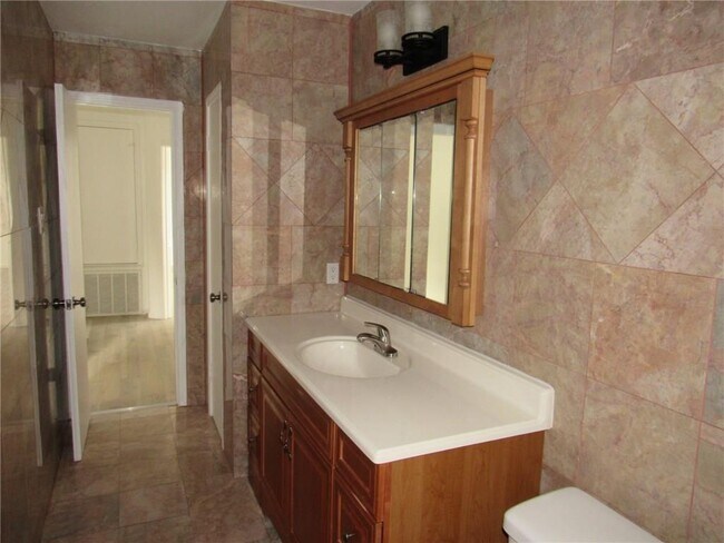 Building Photo - 2107 Deer Creek Trail