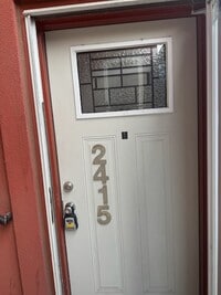 Building Photo - A charming house with 2 beds and 2 bath