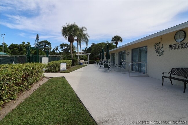Building Photo - 2950 SE Ocean Blvd