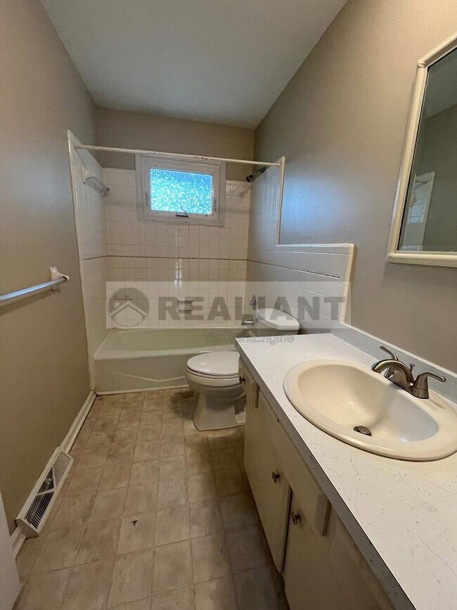 Building Photo - 4013 Elora Ln