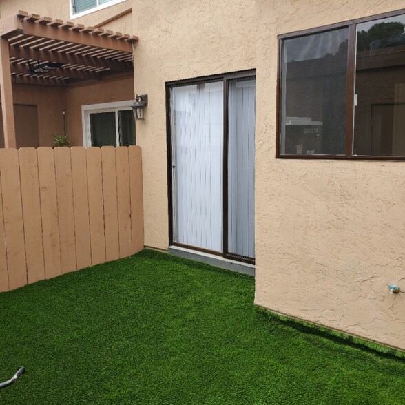 Building Photo - 1643 Rue De Valle