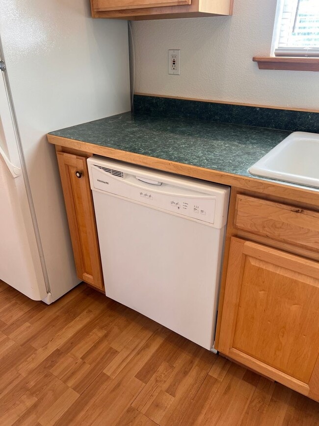 Building Photo - 3-bedroom Home in Desert Lakes Subdivision, Fernley