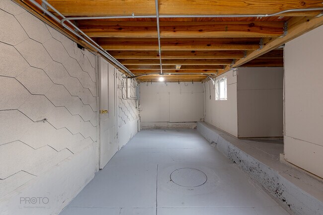 Building Photo - 3821 N Whipple St