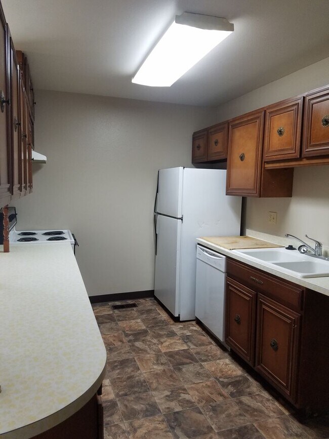 Building Photo - 936 Molello 410-414 W 14th Street