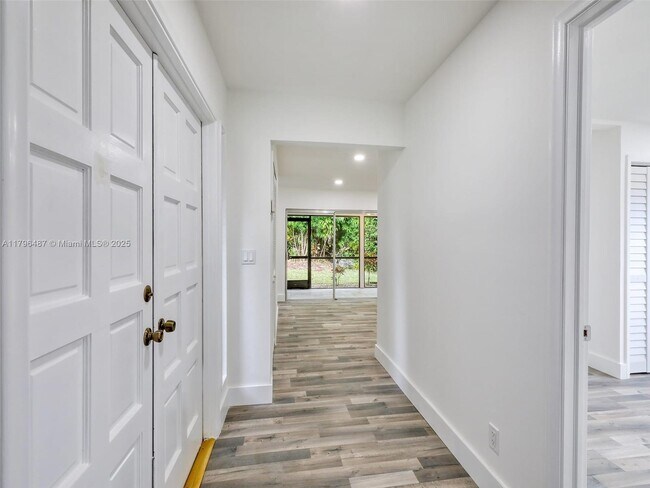 Building Photo - 1901 Coquina Way