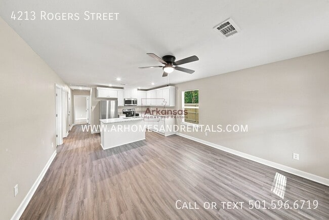 Building Photo - 4213 Rogers St