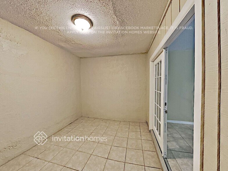Building Photo - 1360 Sterling Oaks Dr